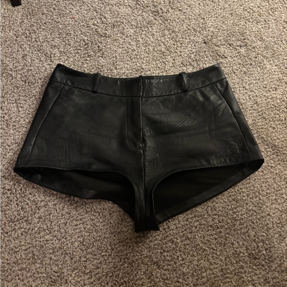 Lamarque Annaise Black Lamb Leather High-Waisted Shorts - M